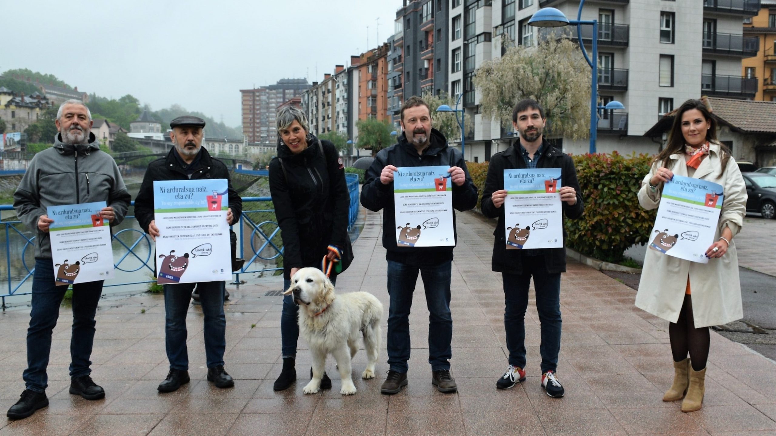 El Ayuntamiento de Errenteria ha puesto en marcha una campaña bajo el lema ‘Yo soy responsable, ¿y tú?’  buscando la corresponsabilidad de las personas responsables de perros