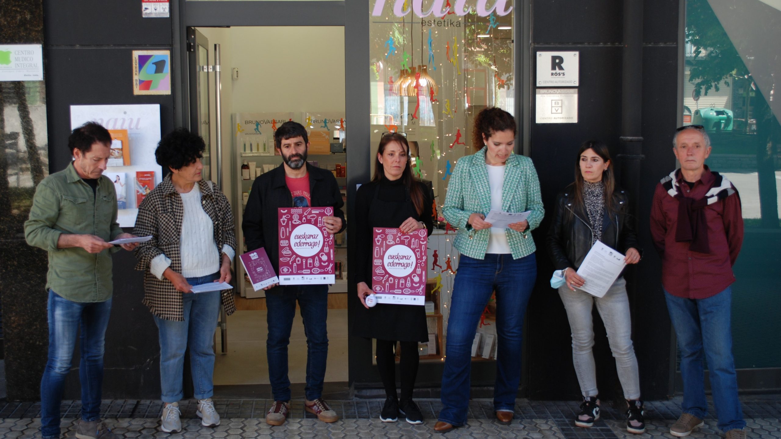 En marcha la iniciativa «Euskaraz ederrago!», campaña dirigida a los establecimientos de estética de Oarsoaldea