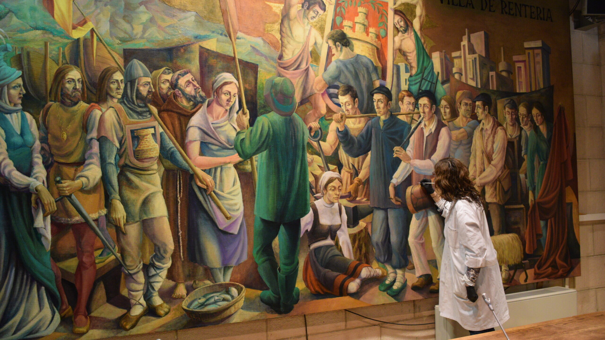 El Ayuntamiento de Errenteria restaura el mural de Valeriano Leceta del Salón de Plenos